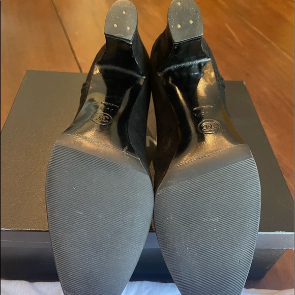 Fabulous vintage Chanel Camoscio leather bootie!! - Picture 7 of 7